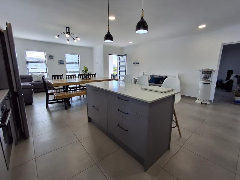 4 Bedroom Property for Sale in Sandy Point Western Cape